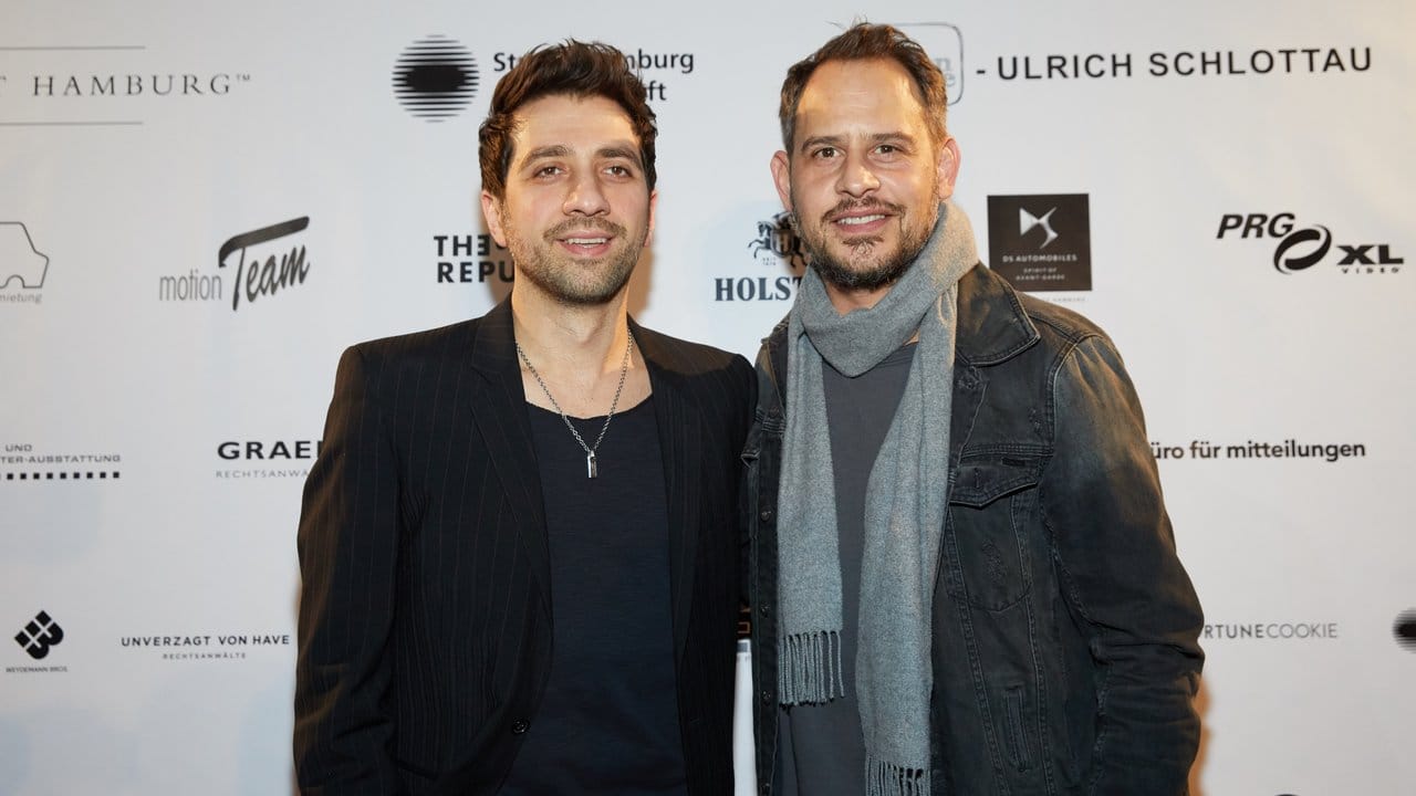 Regisseur Özgür Yildirim (l) und Schauspieler Moritz Bleibtreu sind gerade mit ihrem Gangsterfilm "Nur Gott kann mich richten" im Kino. Regisseur Özgür Yildirim (l) und Schauspieler Moritz Bleibtreu sind gerade mit ihrem Gangsterfilm "Nur Gott kann mich richten" im Kino.
