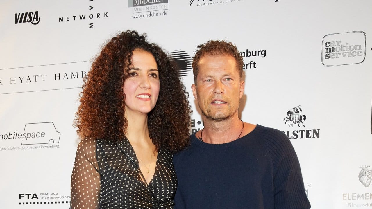 Malika Rabahallah (Filmförderung Hamburg Schleswig-Holstein) und Til Schweiger auf dem roten Teppich. Malika Rabahallah (Filmförderung Hamburg Schleswig-Holstein) und Til Schweiger auf dem roten Teppich.
