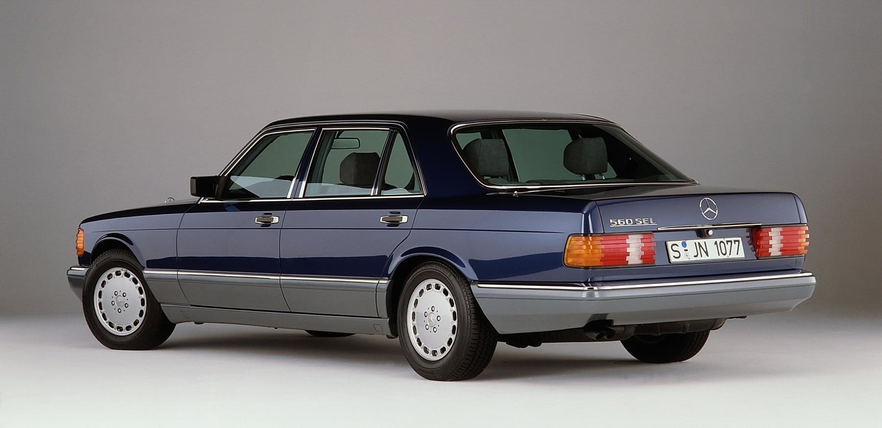 Mercedes-Benz 560 SEL: Baureihe 126. Mercedes-Benz 560 SEL: Baureihe 126.