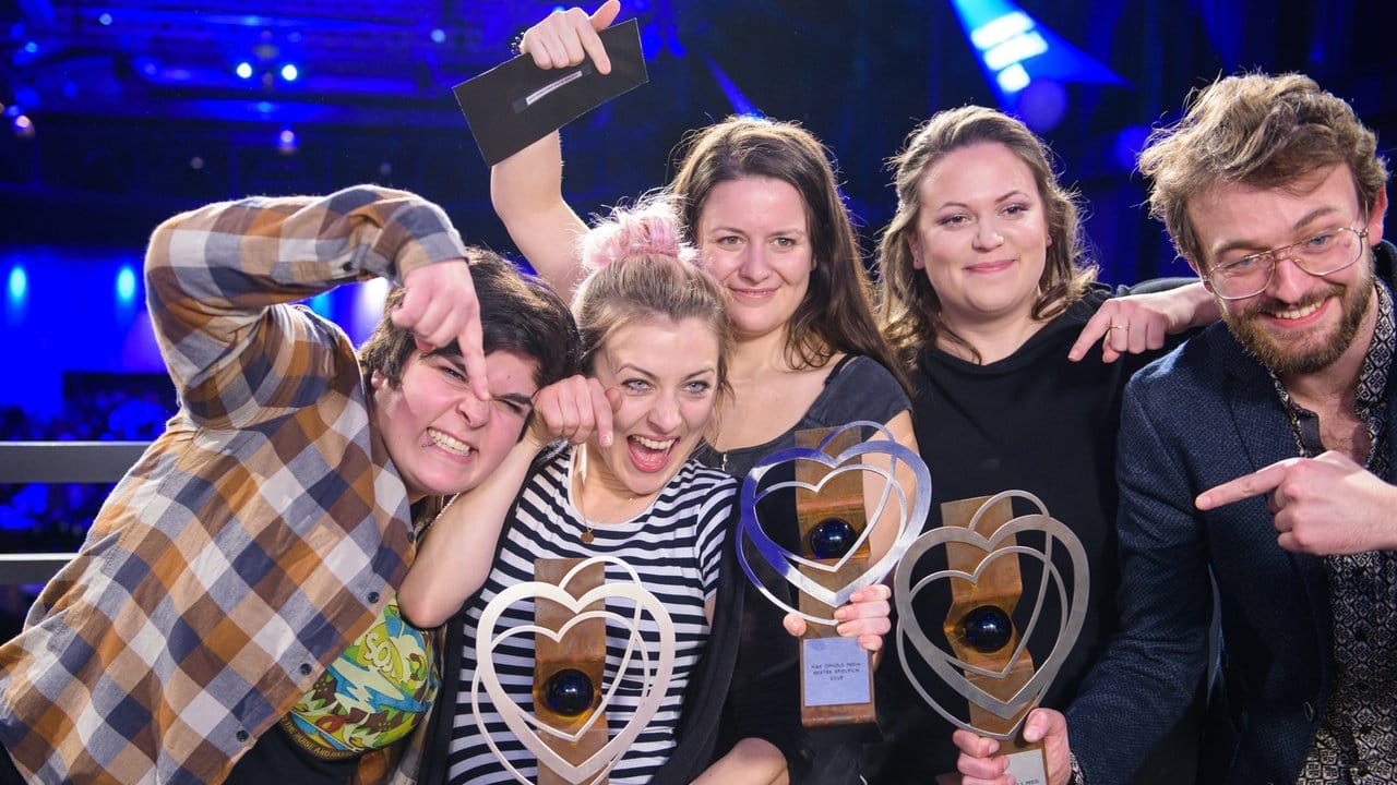 Das Team des Films "Landrauschen" freut sich über drei Auszeichnungen. Das Team des Films "Landrauschen" freut sich über drei Auszeichnungen.