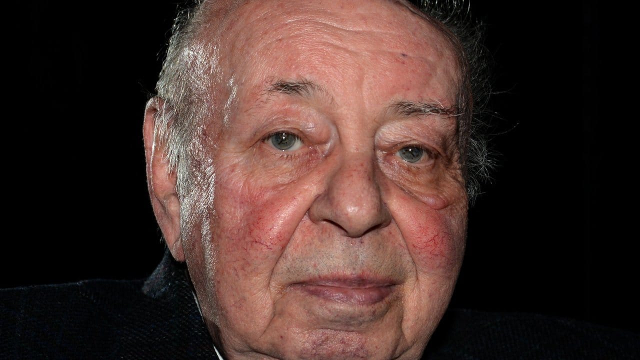 Coco Schumann starb am Sonntag im Alter von 93 Jahren in Berlin. Coco Schumann starb am Sonntag im Alter von 93 Jahren in Berlin.