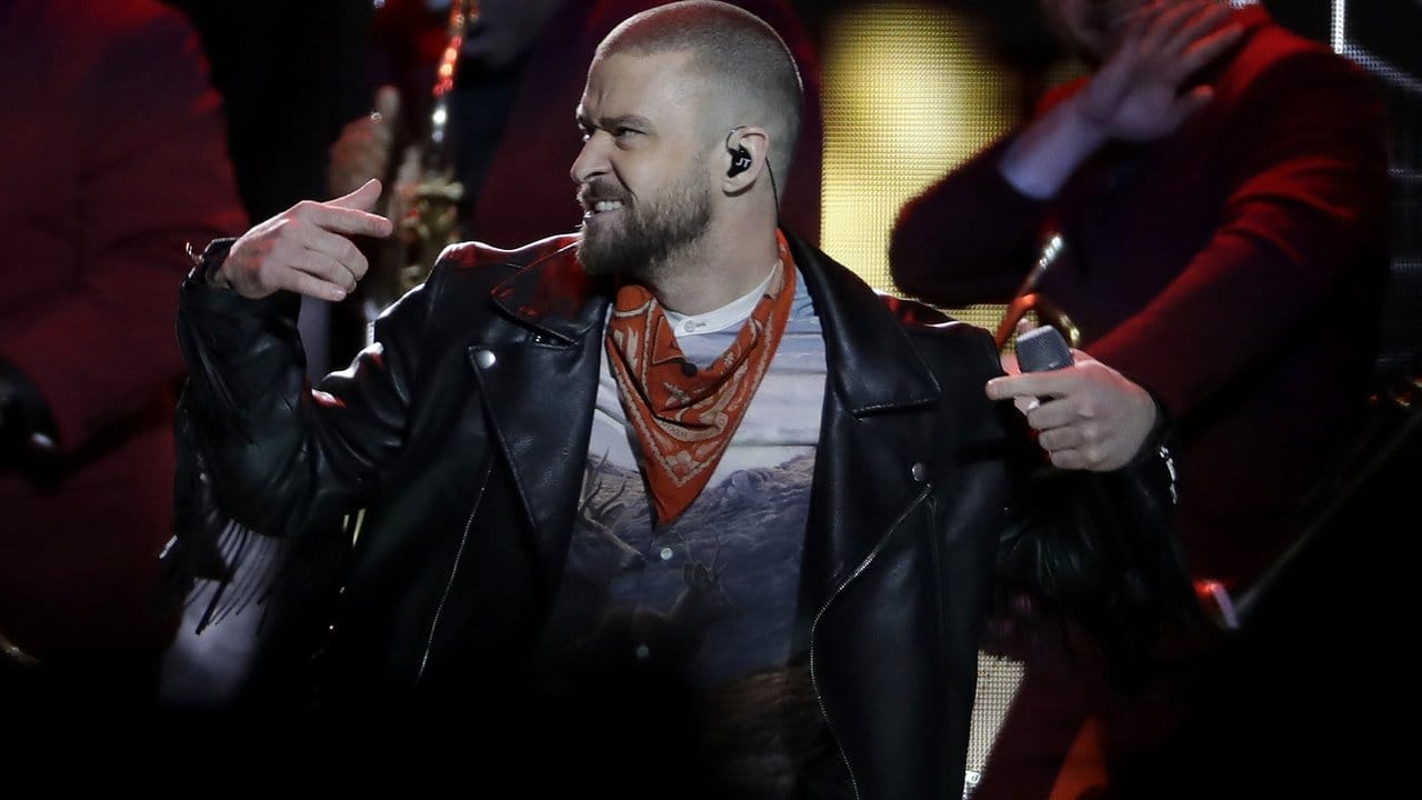 Justin Timberlake in der Halbzeit des Super Bowls. Justin Timberlake in der Halbzeit des Super Bowls.