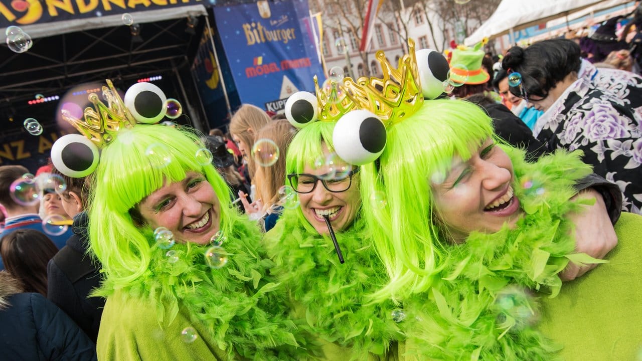 Lachende Frösche in Mainz: Tier-Kostüme sind in diesem Jahr besonders angesagt.