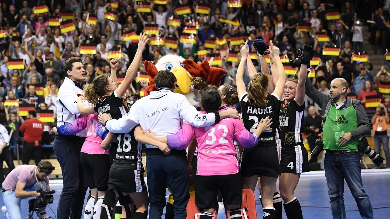 Die deutschen Spielerinnen gewannen in Berlin den Weltmeistertitel.