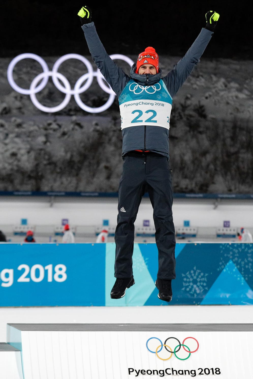 Arnd Peiffer gewinnt den olympischen Biathlon-Sprint der Männer in Pyeongchang.