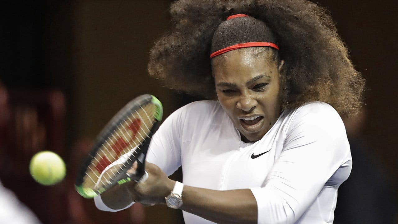Serena Williams ist nach ihrer Babypause erstmals wieder zu einem offiziellen Match angetreten. Serena Williams ist nach ihrer Babypause erstmals wieder zu einem offiziellen Match angetreten.