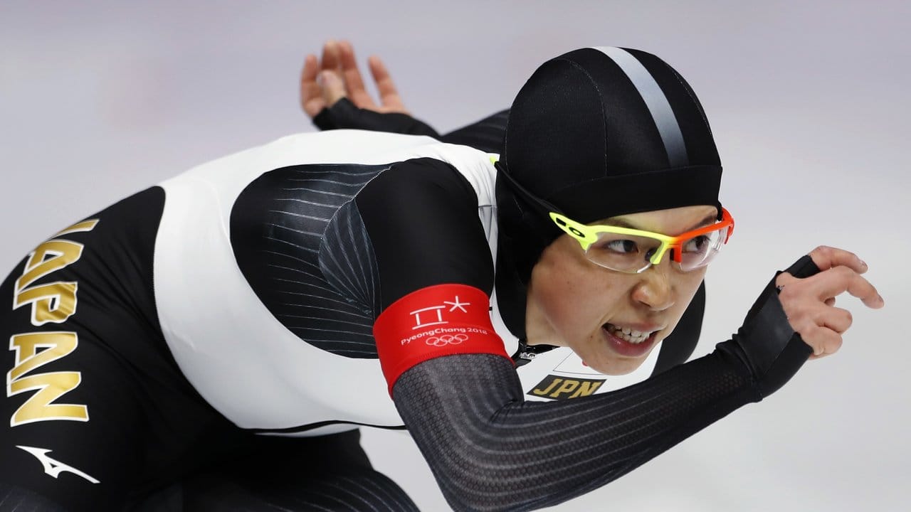Nao Kodaira ist die Olympiasiegerin über die 500-Meter-Distanz. Nao Kodaira ist die Olympiasiegerin über die 500-Meter-Distanz.