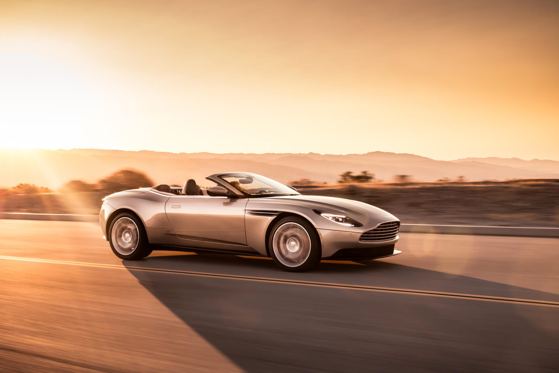 Aston Martin DB11 Volante: Der V8-Motor des Engländers leistet 375 kW/510 PS.