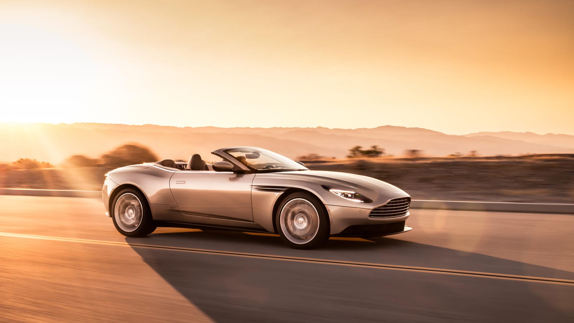 Aston Martin DB11 Volante: Der V8-Motor des Engländers leistet 375 kW/510 PS.