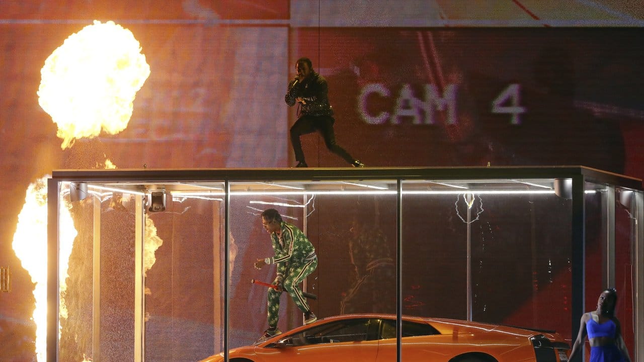 Feuer und ein Lamborghini: Kendrick Lamar und Rich The Kid sorgen mit einem spektakulären Auftritt für Gesprächsstoff.