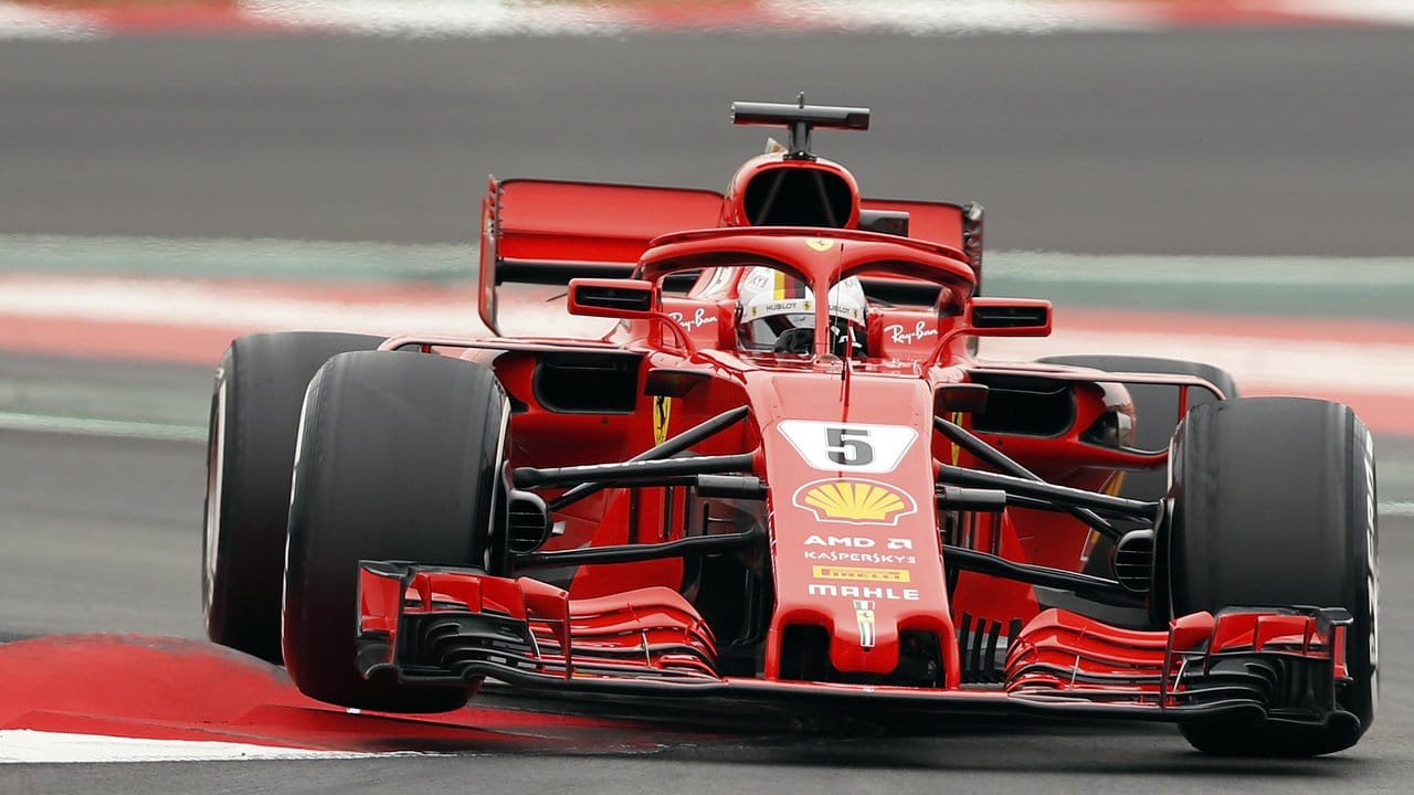Sebastian Vettel fährt auf dem Circuit de Catalunya Bestzeit der bisherigen beiden Testtage.