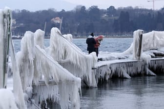 Eiskaltes Wetter auch am Genfer See in der Schweiz: In Deutschland herrscht ebenfalls Winterkälte.