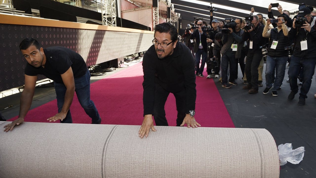 Rund 100 Meter Teppich werden zur Oscar-Verleihung ausgerollt. Rund 100 Meter Teppich werden zur Oscar-Verleihung ausgerollt.