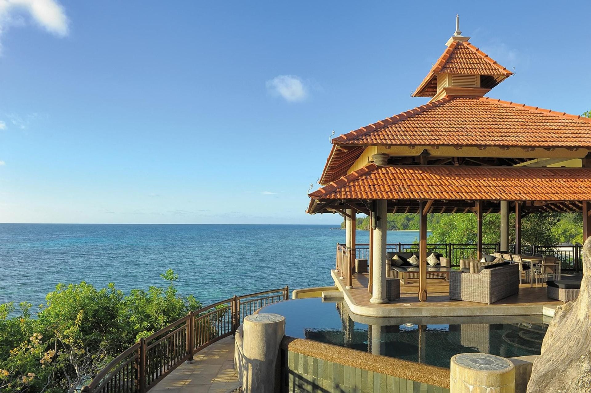 Das Resort Seychelles Sainte Anne wird aktuell samt seinen 87 Villen für den Club Med umgebaut.