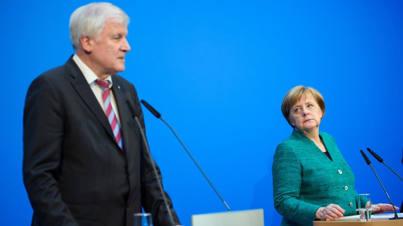 Hier sprachen Seehofer und Bundeskanzlerin Merkel nach den Koalitionsverhandlungen Anfang Februar auf einer Pressekonferenz.