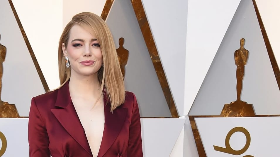 Emma Stone trägt eine Kreation von Louis Vuitton.