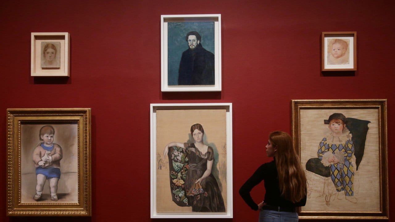 Porträts von Pablo Picasso in der Tate Modern in London. Porträts von Pablo Picasso in der Tate Modern in London.
