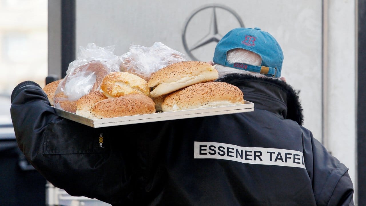 Die Essener Tafel wird ihren Aufnahmestopp wieder aufheben. Die Essener Tafel wird ihren Aufnahmestopp wieder aufheben.