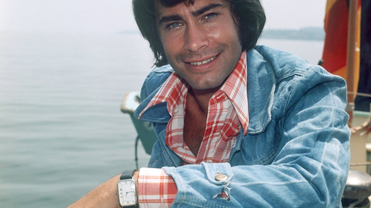 Schlagersänger Roy Black 1973 am Bodensee bei den Dreharbeiten zum Film "Alter Kahn und neue Liebe".