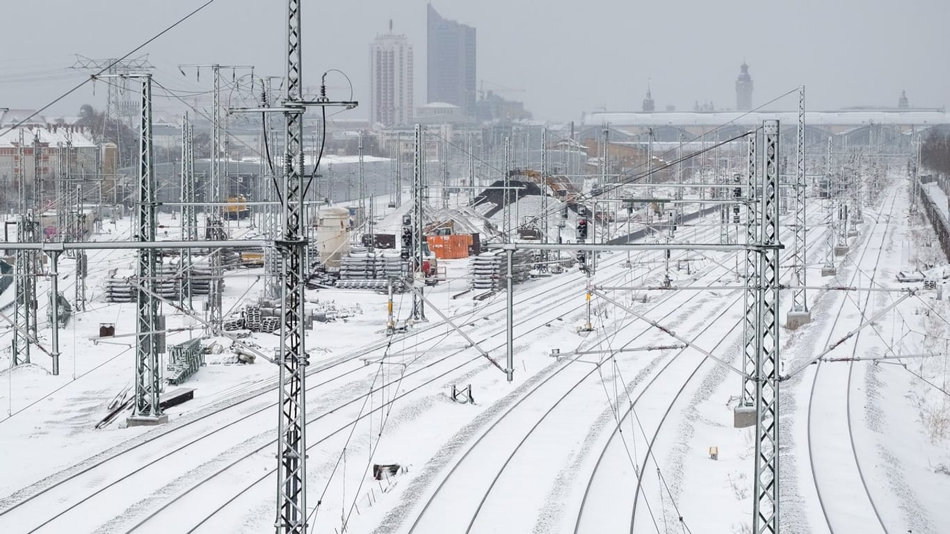 Schnee in Leipzig-City (Archiv): Ganz so viel wie auf diesem Archivfoto aus dem Jahr 2018 wird es vielleicht nicht werden.