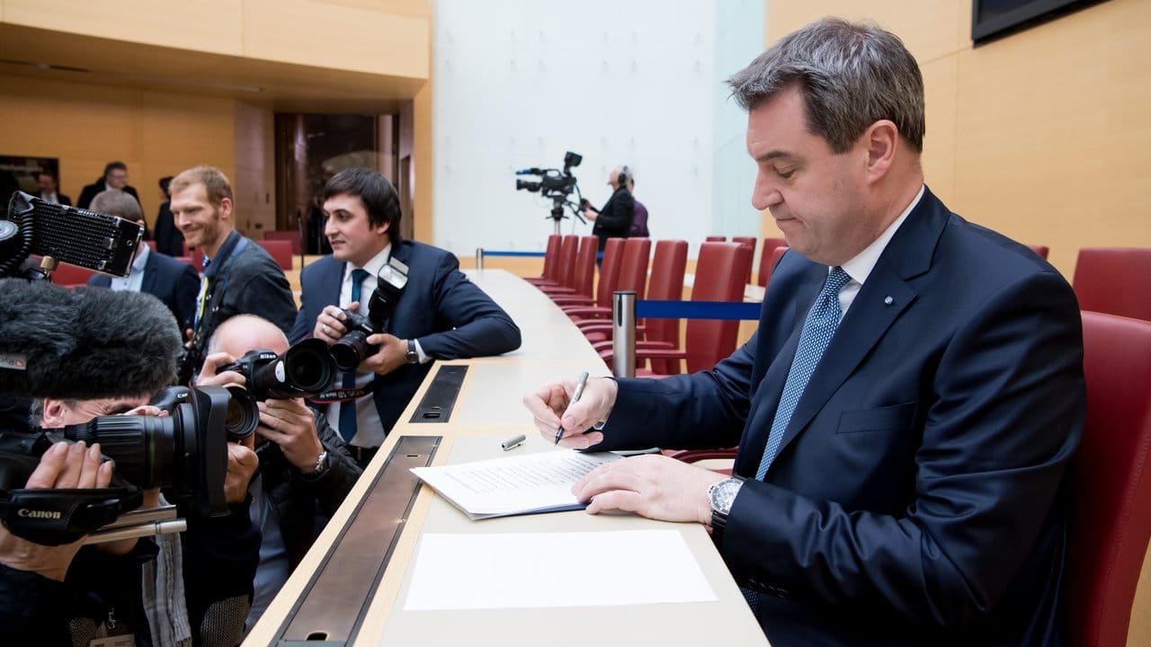 Regierungschef Söder nimmt an einer Sondersitzung des bayerischen Landtags teil.