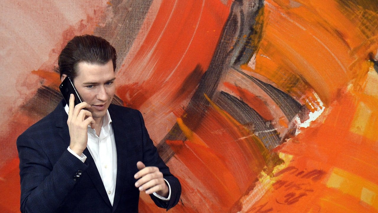 Österreichs Bundesskanzler Sebastian Kurz verlangt, die Verhandlungen über einen EU-Beitritt der Türkei abzubrechen:. Österreichs Bundesskanzler Sebastian Kurz verlangt, die Verhandlungen über einen EU-Beitritt der Türkei abzubrechen:.
