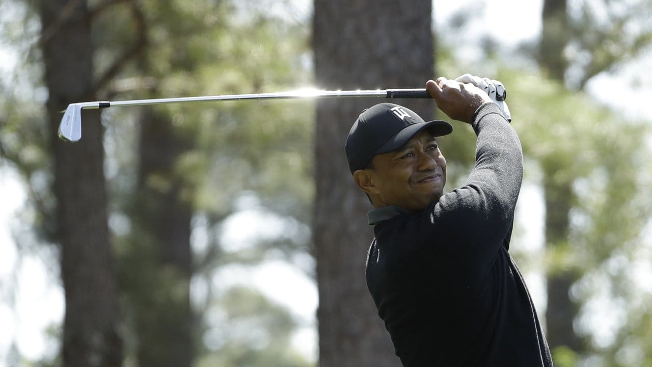 Tiger Woods startete mit 73 Schlägen auf dem Par-72-Kurs in das erste Major-Turnier des Jahres.