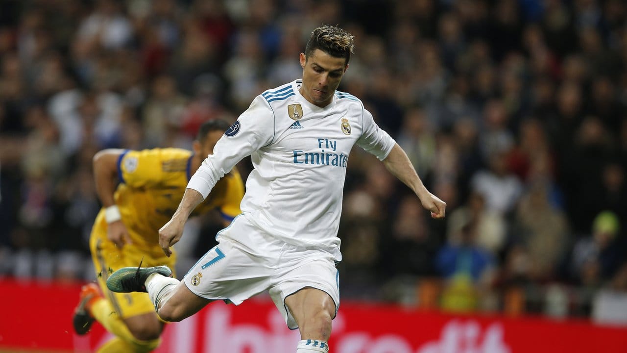 Mit einem Elfmeter in der Nachspielzeit bringt Cristiano Ronaldo Real Madrid gegen Juventus Turin ins Halbfinale. Mit einem Elfmeter in der Nachspielzeit bringt Cristiano Ronaldo Real Madrid gegen Juventus Turin ins Halbfinale.
