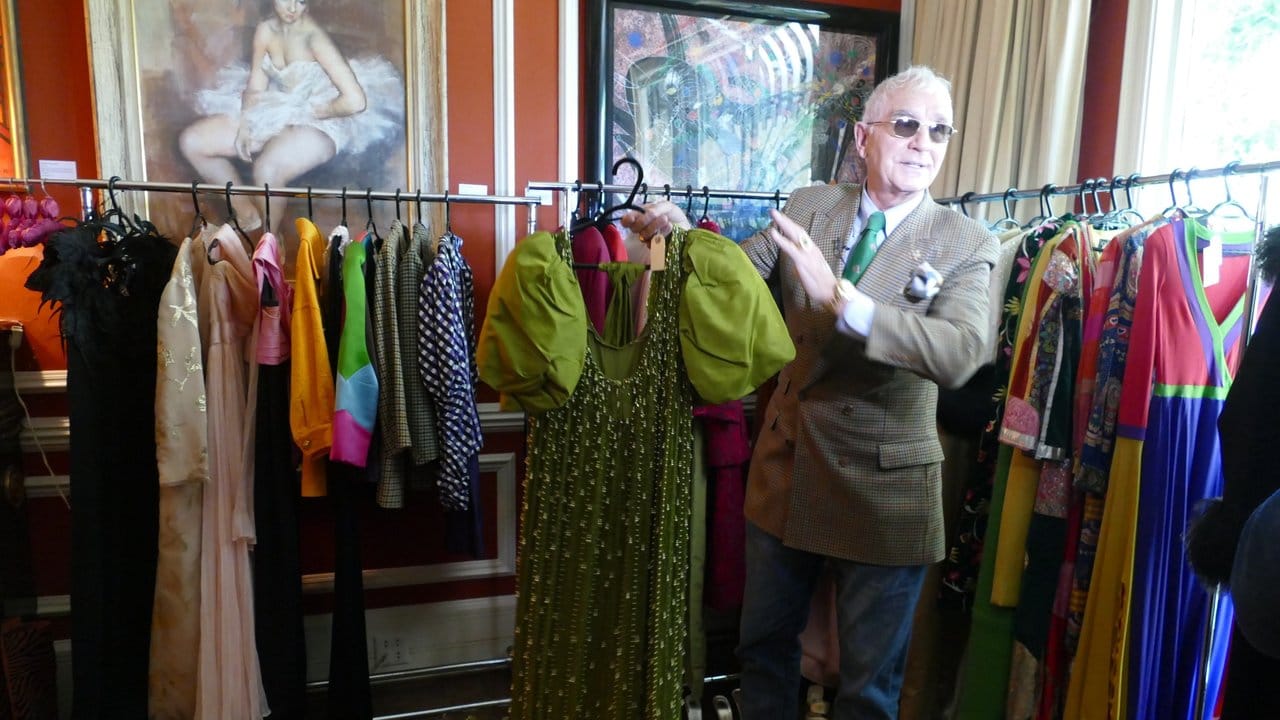 Frederic Prinz von Anhalt bietet auch die Garderobe von Zsa Usa Gabor zur Versteigerung an. Frederic Prinz von Anhalt bietet auch die Garderobe von Zsa Usa Gabor zur Versteigerung an.