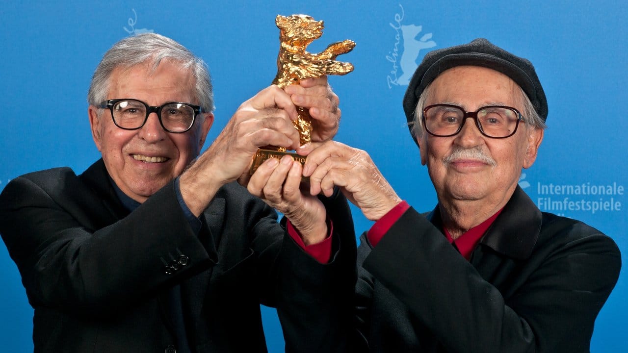 Für den Film "Cäsar muss sterben" erhielten die Brüder Vittorio (r) und Paolo Taviani 2012 den Goldenen Bären.