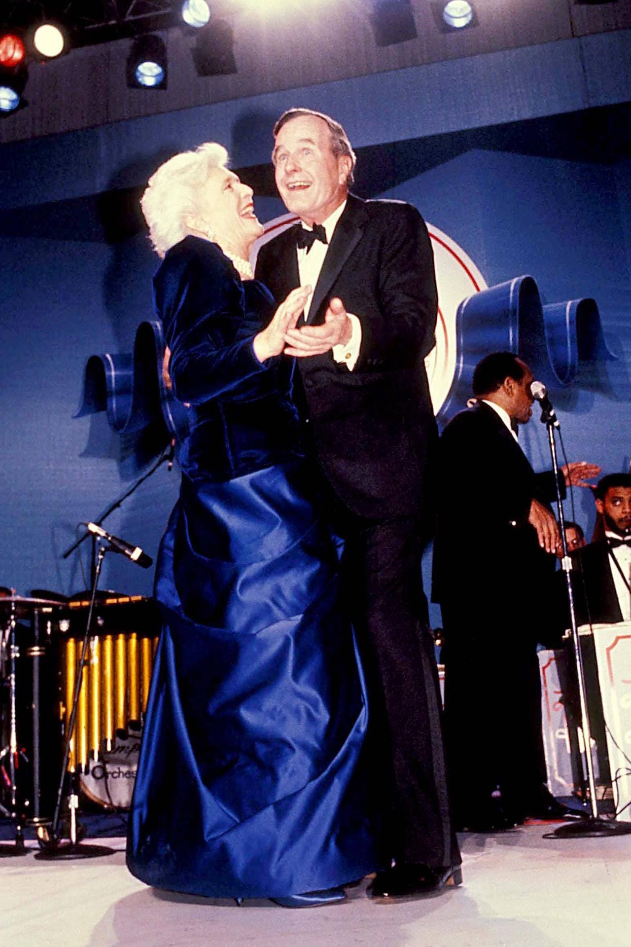 1989: Barbara Bush und George Bush Sr. waren seit über 70 Jahren verheiratet.