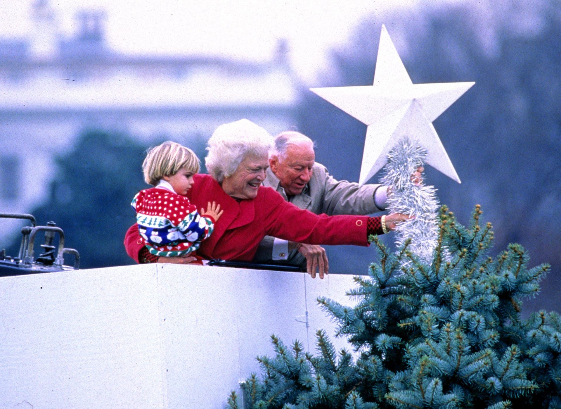 1992: Barbara mit ihrem Enkelsohn Walker Bush. Familie und Tradition waren für sie wichtig.