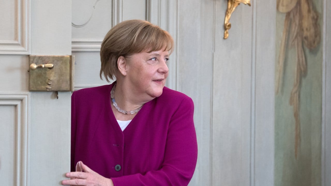 Bundeskanzlerin Angela Merkel nimmt am Treffen der ostdeutschen Ministerpräsidenten in Bad Schmiedeberg teil. Bundeskanzlerin Angela Merkel nimmt am Treffen der ostdeutschen Ministerpräsidenten in Bad Schmiedeberg teil.