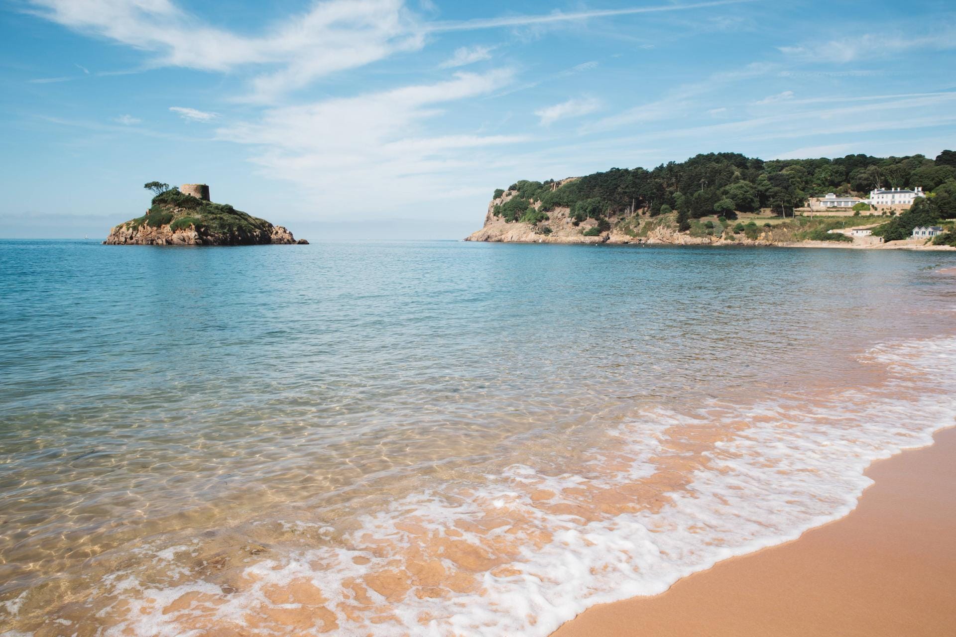 Inselromantik: Lange Sandstrände und kleine Buchten laden auf Jersey zum Relaxen ein. Inselromantik: Lange Sandstrände und kleine Buchten laden auf Jersey zum Relaxen ein.