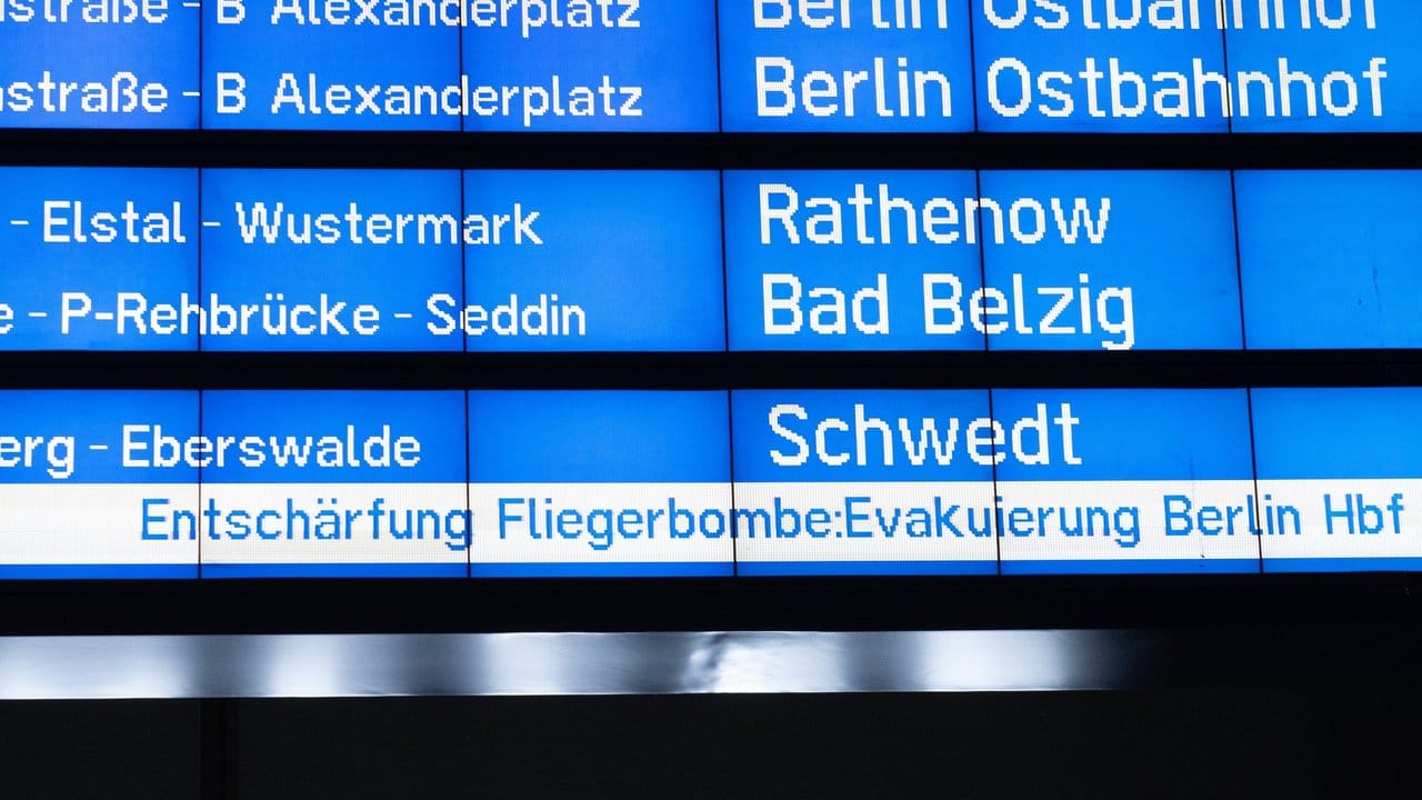 Etwa 300. Etwa 300.