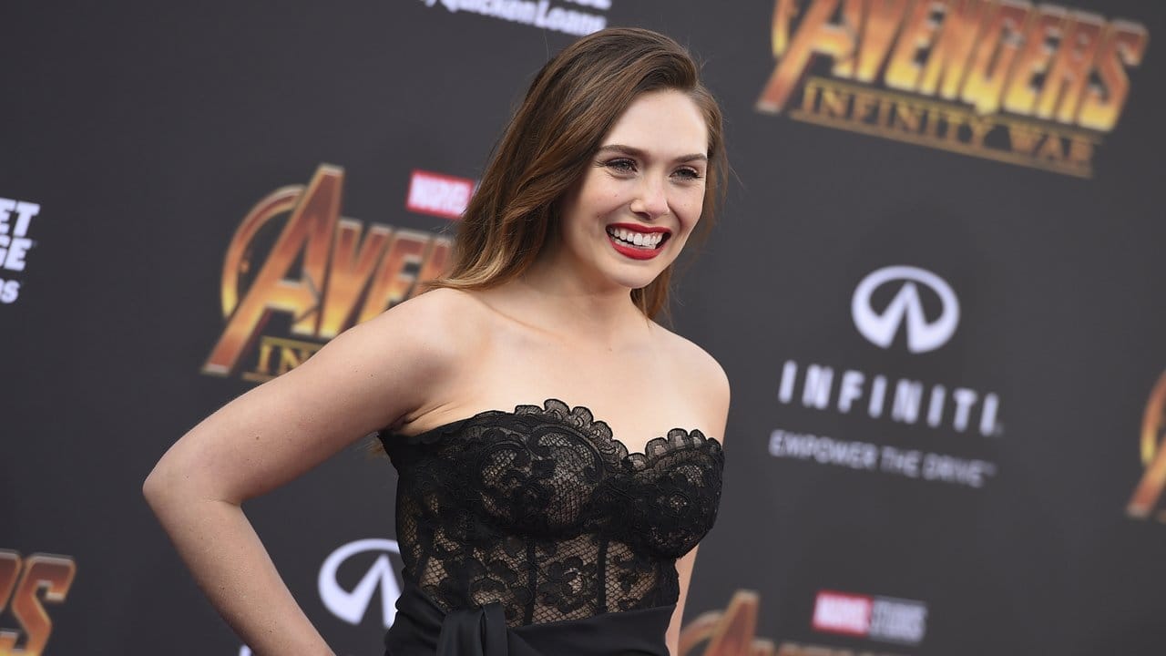 Elizabeth Olsen ist als Superheldin Scarlet Witch bei "Avengers: Infinity War" dabei. Elizabeth Olsen ist als Superheldin Scarlet Witch bei "Avengers: Infinity War" dabei.