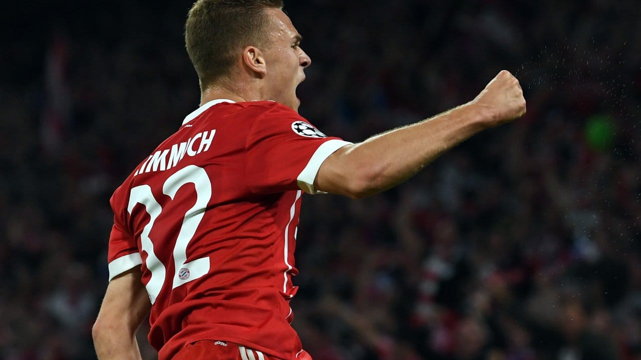 Torschütze Joshua Kimmich jubelt über seinen Treffer zum 1:0 für die Bayern.
