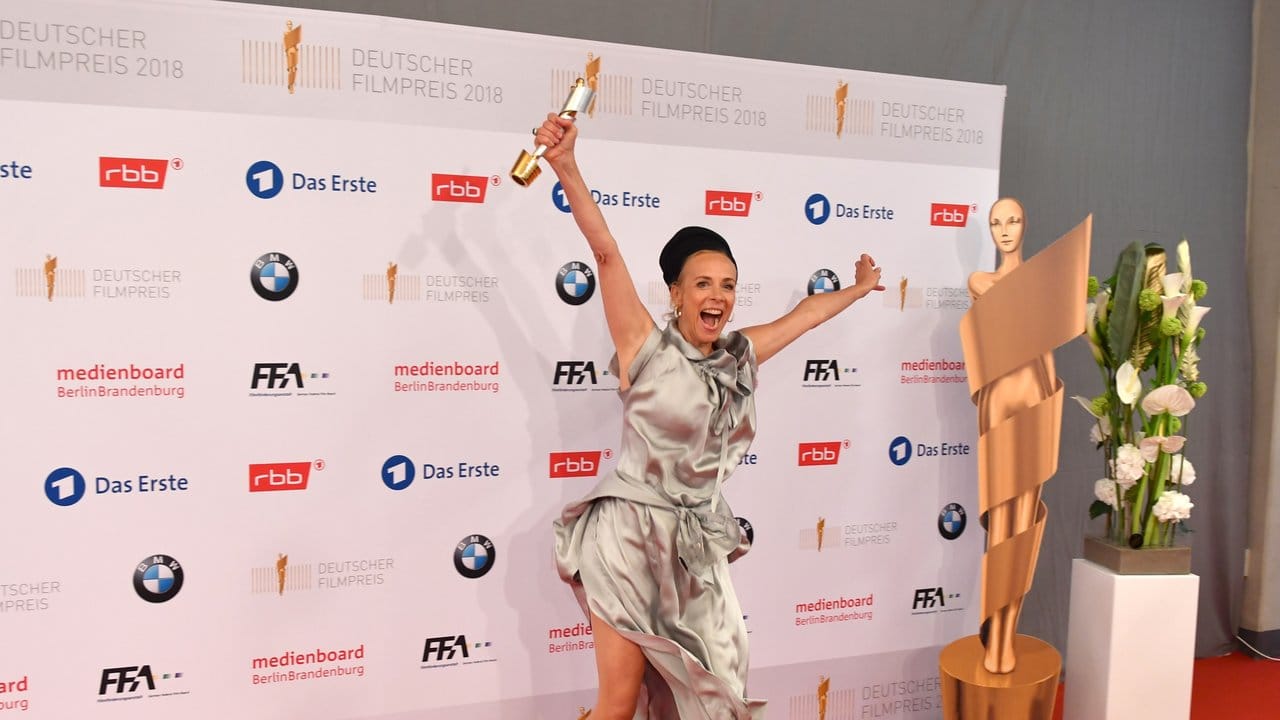 Katja Riemann ("Fack ju Göhte 3") völlig losgelöst. Katja Riemann ("Fack ju Göhte 3") völlig losgelöst.