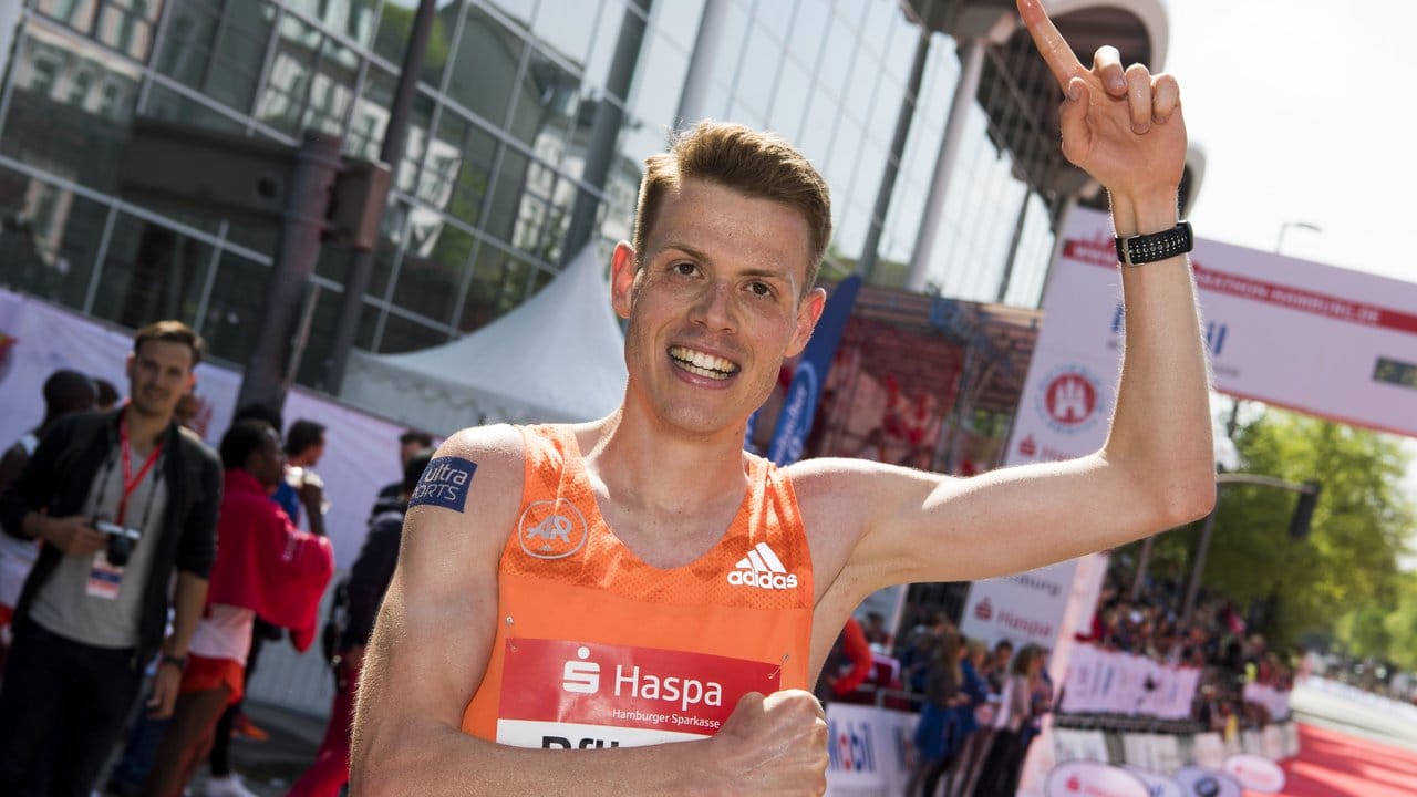 Marathonläufer Philipp Pflieger freut sich über seine EM-Norm.