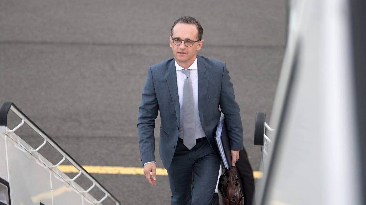 Knapp zwei Monate nach der Vereidigung der neuen Bundesregierung ist es der erste Besuch eines Kabinettsmitglieds in Russland.