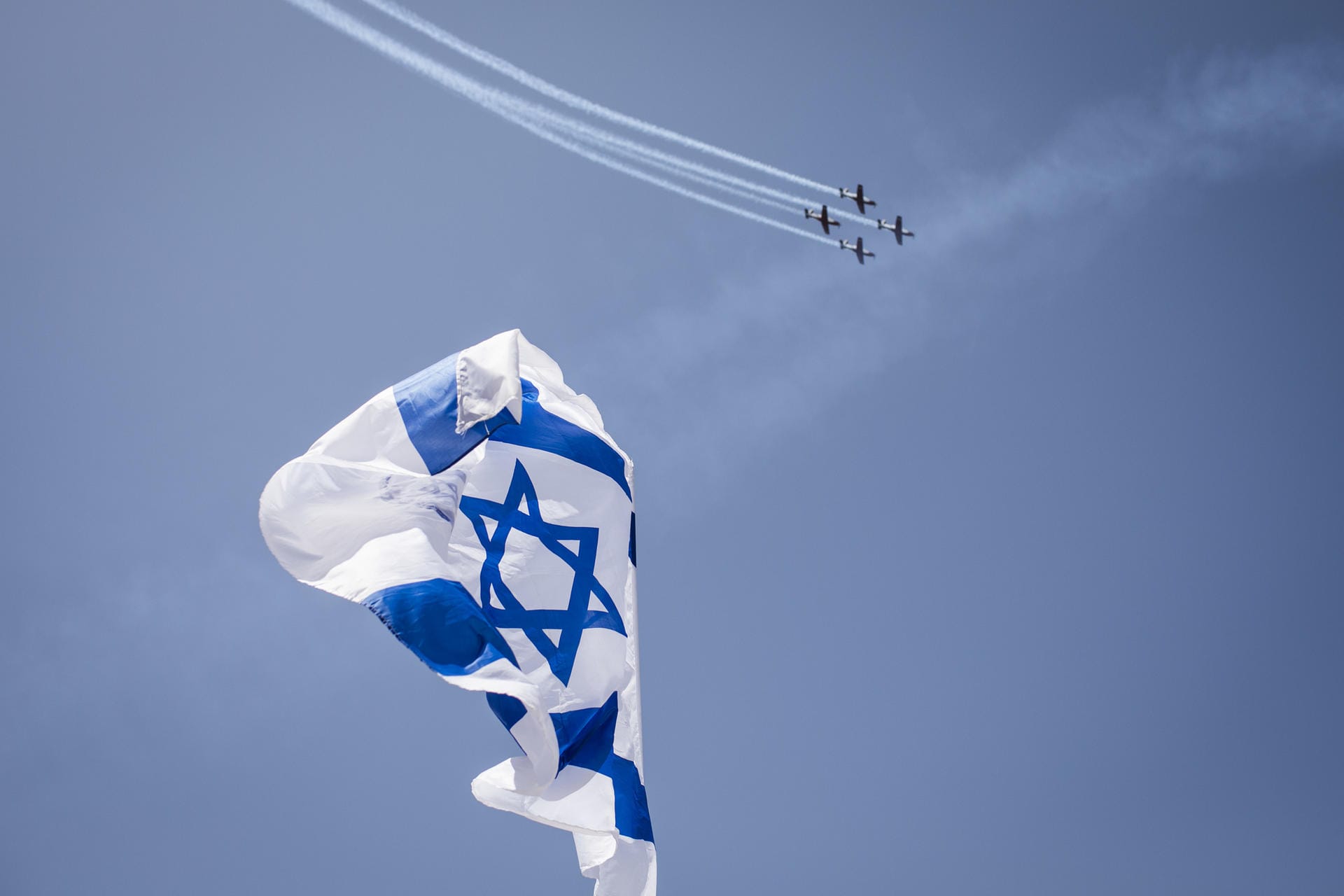 Nach dem jüdischen Kalender feierte Israel bereits im April seinen 70. Unabhängigkeitstag. Während das Land als wirtschaftlicher und technologischer Spitzenreiter der Region gilt, überschattet der Konflikt mit den Palästinsern die Feierlichkeiten.