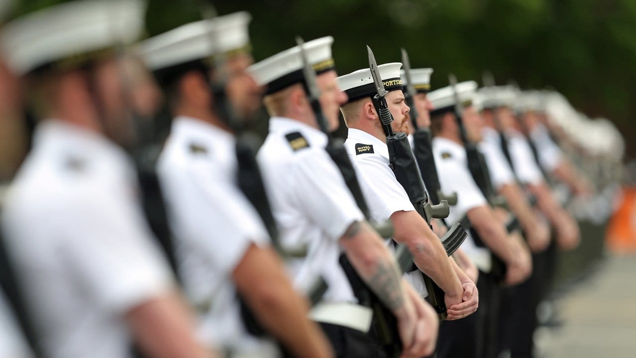 Soldaten der britischen Marine üben für die Hochzeit von Prinz Harry und Meghan Markle.