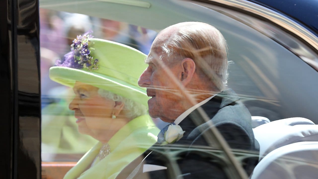 Die Queen und Prinz Philip haben sich dezent im Hintergrund gehalten.