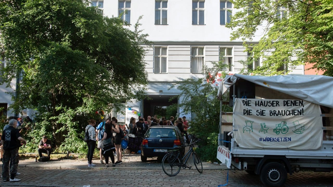 Haus an der Reichenberger Straße in Kreuzberg. Haus an der Reichenberger Straße in Kreuzberg.