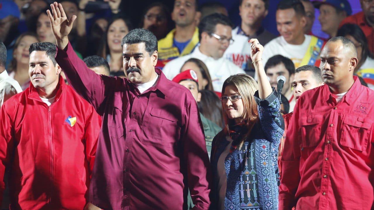 Nicolas Maduro neben seiner Frau Cilia Flores. Nicolas Maduro neben seiner Frau Cilia Flores.