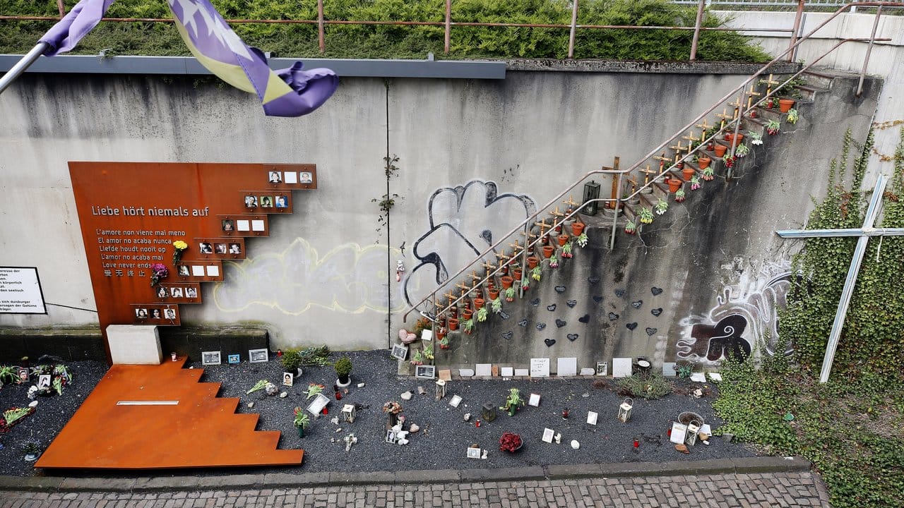 Massive Planungsfehler sollen die Katastrophe mit 21 Toten verursacht haben. Massive Planungsfehler sollen die Katastrophe mit 21 Toten verursacht haben.