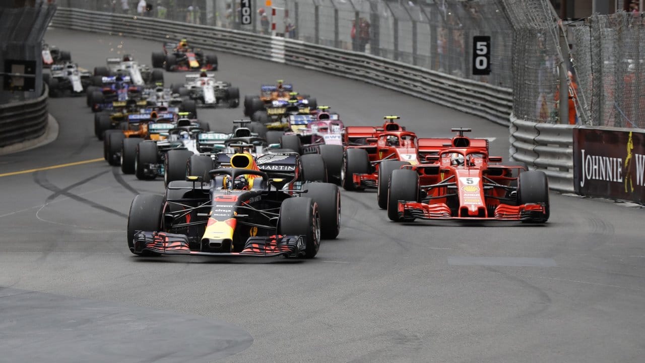 Red-Bull-Pilot Daniel Ricciardo (vorne) hat den Großen Preis von Monaco gewonnen.