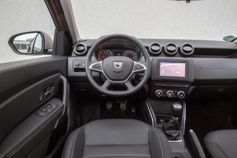 Das Cockpit: Die Materialien wirken hochwertiger als in früheren Dacia-Modellen.