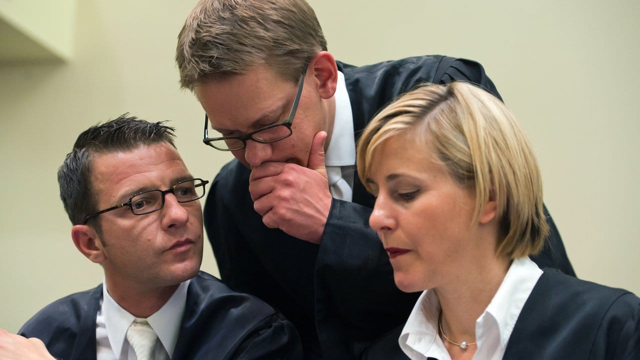 Wolfgang Stahl (l), Wolfgang Heer und Anja Sturm sind die letzten Prozessbeteiligten, die mit Plädoyers an der Reihe sind. Wolfgang Stahl (l), Wolfgang Heer und Anja Sturm sind die letzten Prozessbeteiligten, die mit Plädoyers an der Reihe sind.