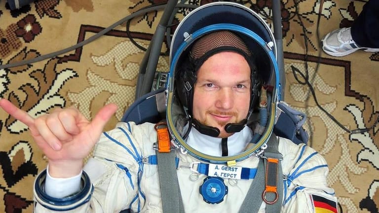 Astro-Alex im Trainingszentrum: Alexander Gerst testet seinen Raumanzug. (Archiv)